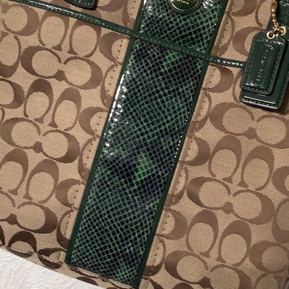 COACH NEW - signature monogram medium sized bag w/ green snake phyton trim - Picture 5 of 9